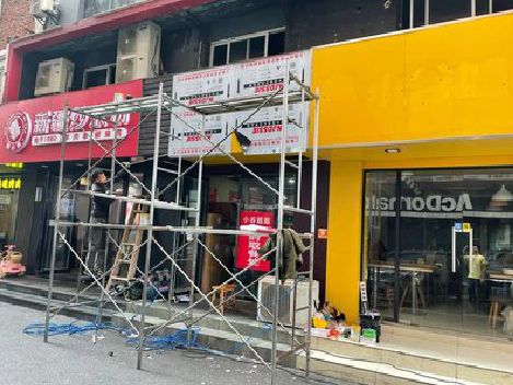 黄梅制作广告招牌如何避免它发黄？